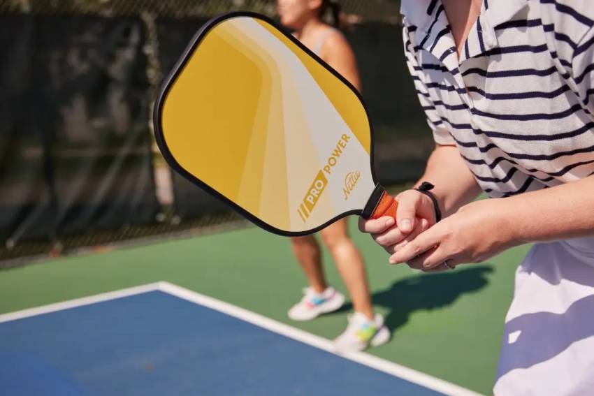 Cách cầm vợt Pickleball