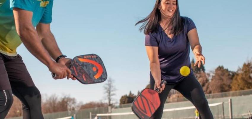 Cách cầm vợt Pickleball